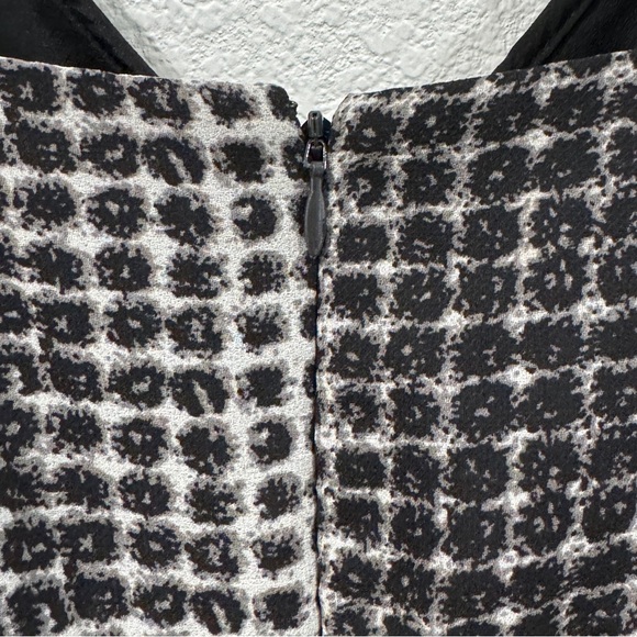 BCBGGeneration Y2K Babydoll Abstract Polka Dot Black Grey Mini Dress Size 0 - Picture 13 of 16